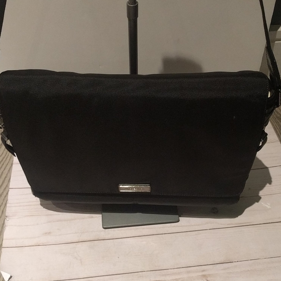 🍀Black nylon messager bag by Michael Kors 🍀🍀 - Picture 3 of 14